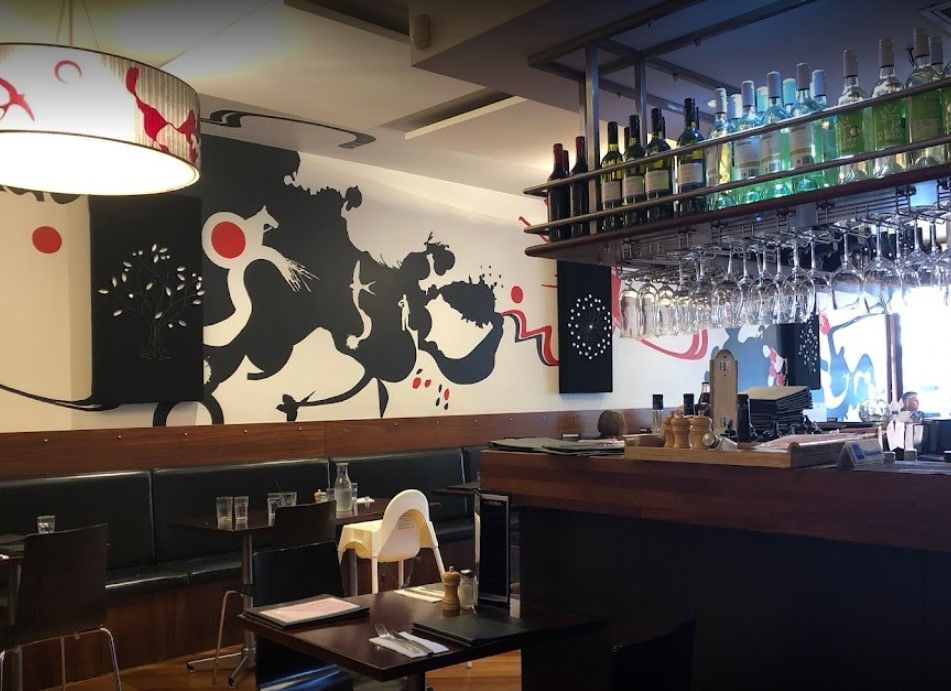 Racetrack Café dining room and bar