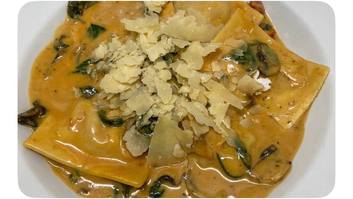 Jumbo Ravioli (V) at Racetrack Café